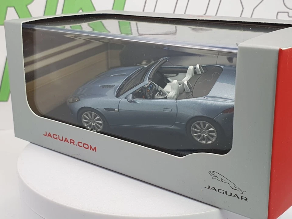 Jaguar F-Type V8 Ixo 1/43 Grigio 2013 - Immagine 3 di 3