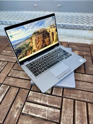 Notebook Dell Latitude 5310 2 in 1 13.3''FHD i5-10210U 8 GB SSD 256 GB Windows 11