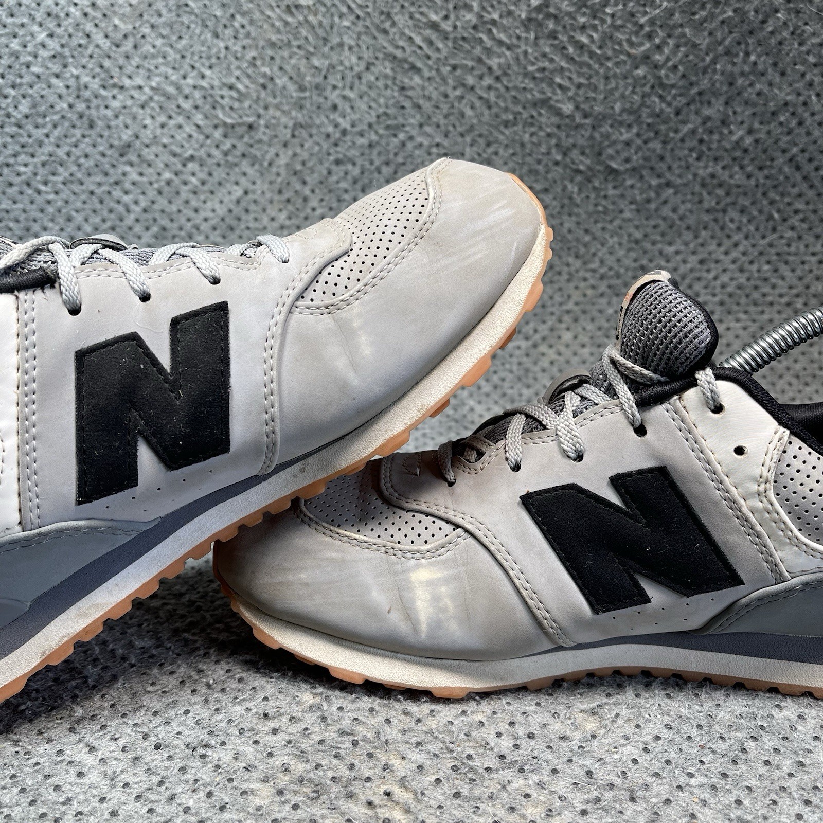 New Balance 574 Running Shoes Size 7 Men’s thumbnail 8