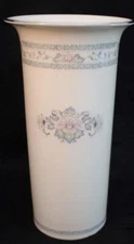 Lenox China CHARLESTON Vase 8 1/4" Height GREAT CONDITION Mfg 2nd