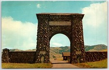 Yellowstone National Park Wyoming 1950s Postcard North Entrance Stone Arch