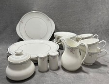 Royal Doulton Carnation Bone China England  Complete 24 Pieces Dinner Set