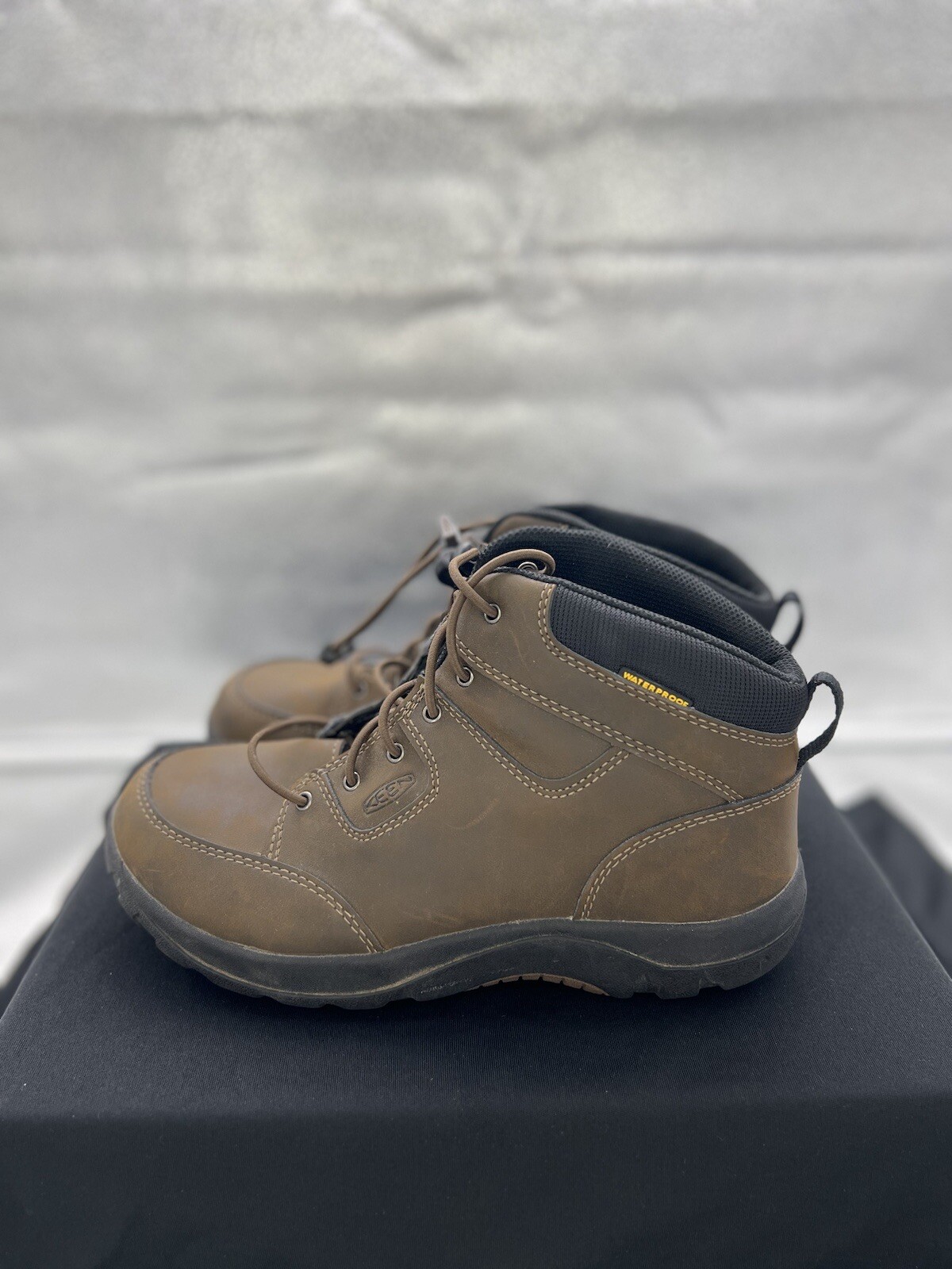 Stivali marroni Keen taglia 5 Venture WP in pelle scarpe da passeggio outdoor