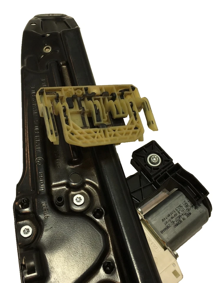 Двигатель регулятора стекла задней левой водительской двери 535d BMW F10 от оригинального производителя 2014-2016 годов выпуска - Изображение 4 из 4