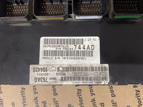 2006 JEEP COMMANDER GRAND CHEROKEE 5.7L ENGINE CONTROL MODULE ECU P56044744AD - Picture 4 of 7