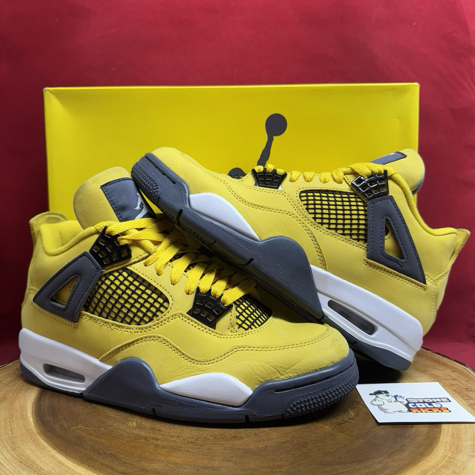Nike Air Jordan 4 Retro Lightning СТ8527 700 Size 7.5 Bred Thunder