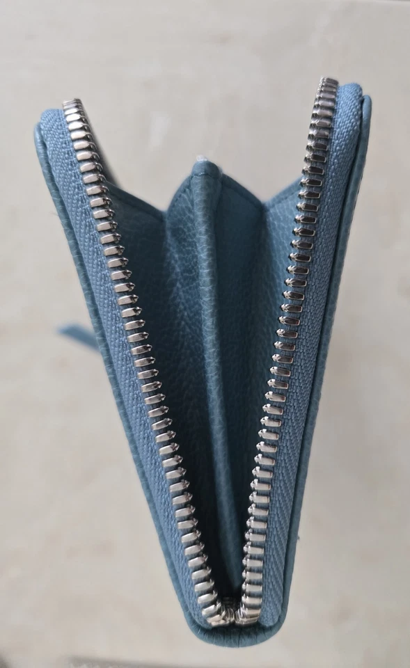 Cartera Longchamp Le Foulonne Lagoon Cuero 3/4 Cremallera Carreras Logo Repujado Foto 4 de 4