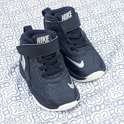 nike team hustle 7