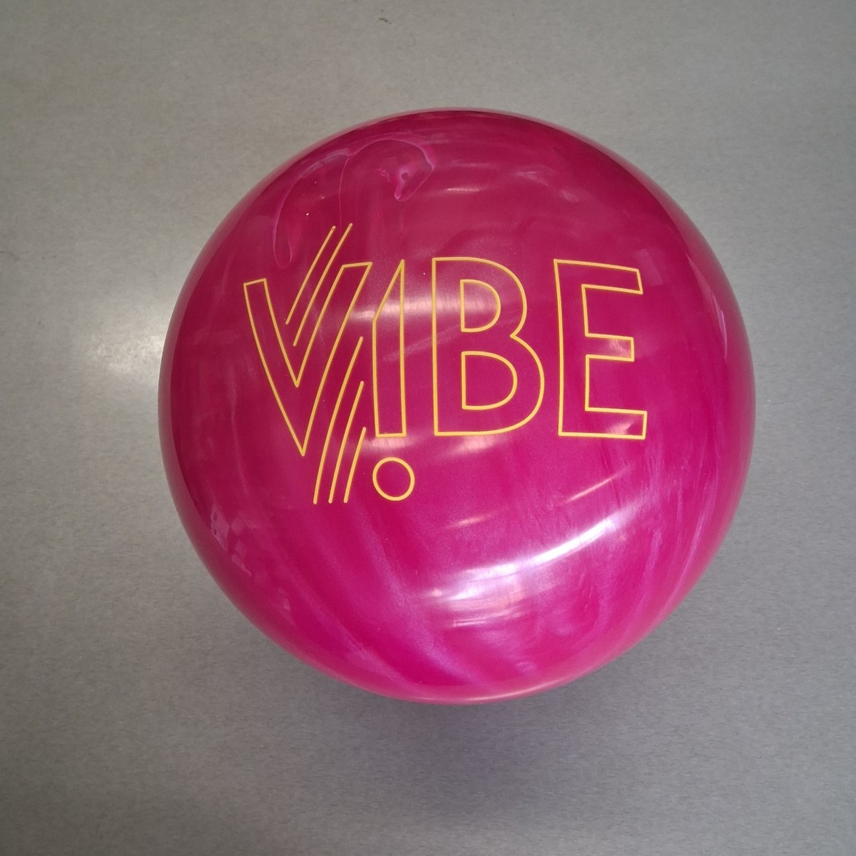 Hammer Bubblegum Vibe bowling ball 10 LB new in box #241 | eBay