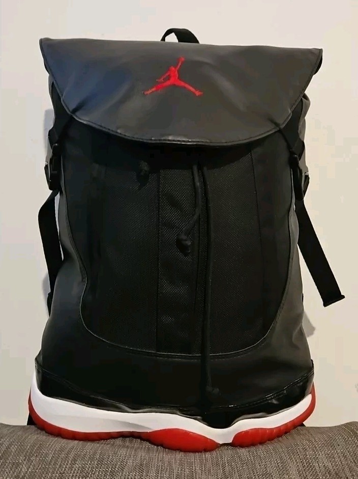 ジョーダン11 リュック Air Jordan 11 XI Retro Playoffs “Bred” Rare Backpack 631693