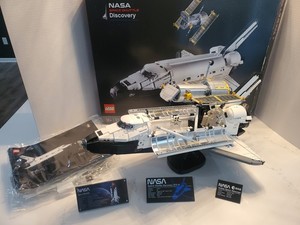 な出品 LEGO Icons 10283 NASA Space Shuttle Discovery With Instructions