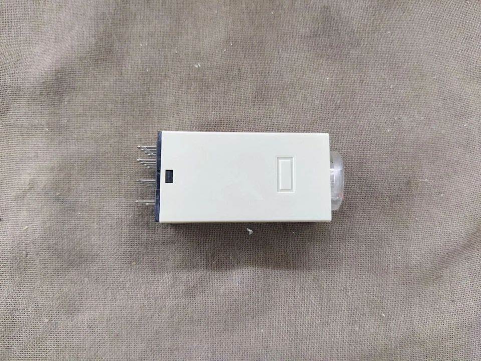 Omron H3Y-4 Einschaltverzögerung Timer 10S 100-120 VAC Timer SET BESTEHEND AU... - Bild 4 von 4
