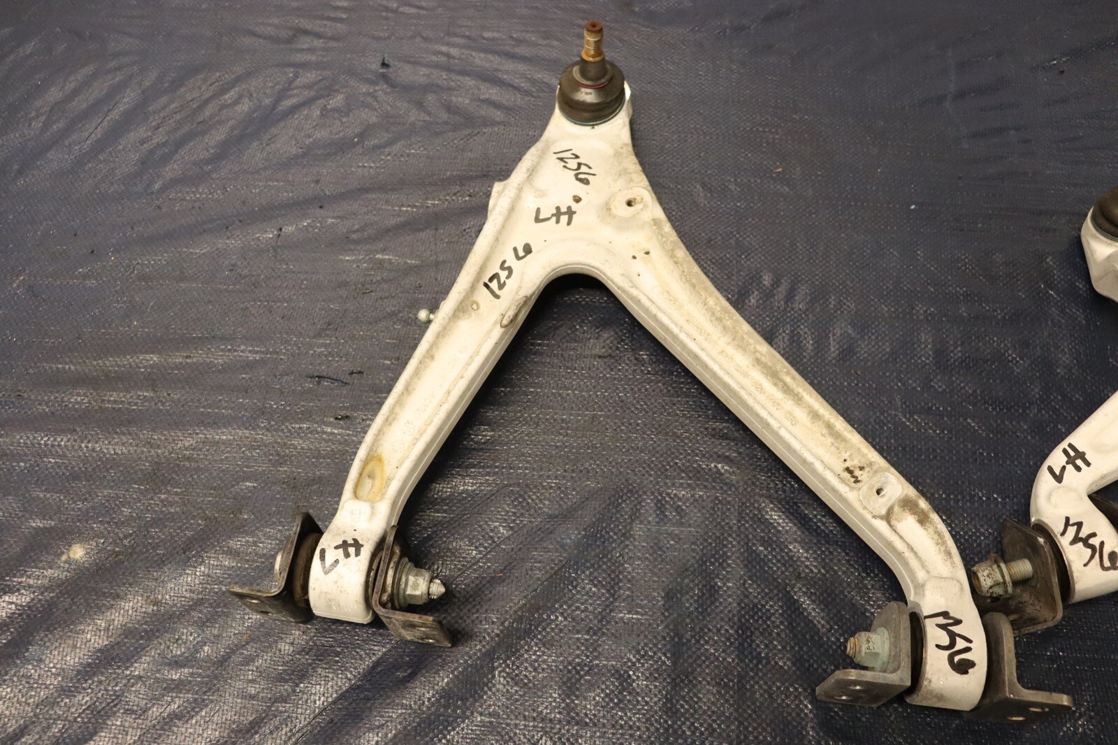 2012 AUDI R8 5.2 QUATTRO SPYDER V10 OEM LH DRIVER FRONT SPINDLE & ARMS #1256