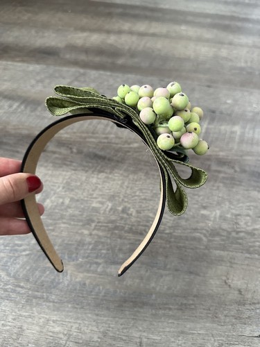 New Handmade Designer Fascinator Headband Green Bow Berries - Picture 5 of 13