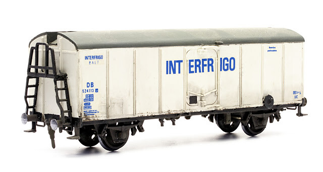 Dapol C042 OO Gauge Refrigerator Van Kit Plastic Kit