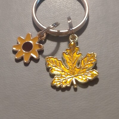 Wunderschöner gelber Schlüsselanhänger Bagcharm Blume & Blatt wunderbar nützliches kleines Geschenk  