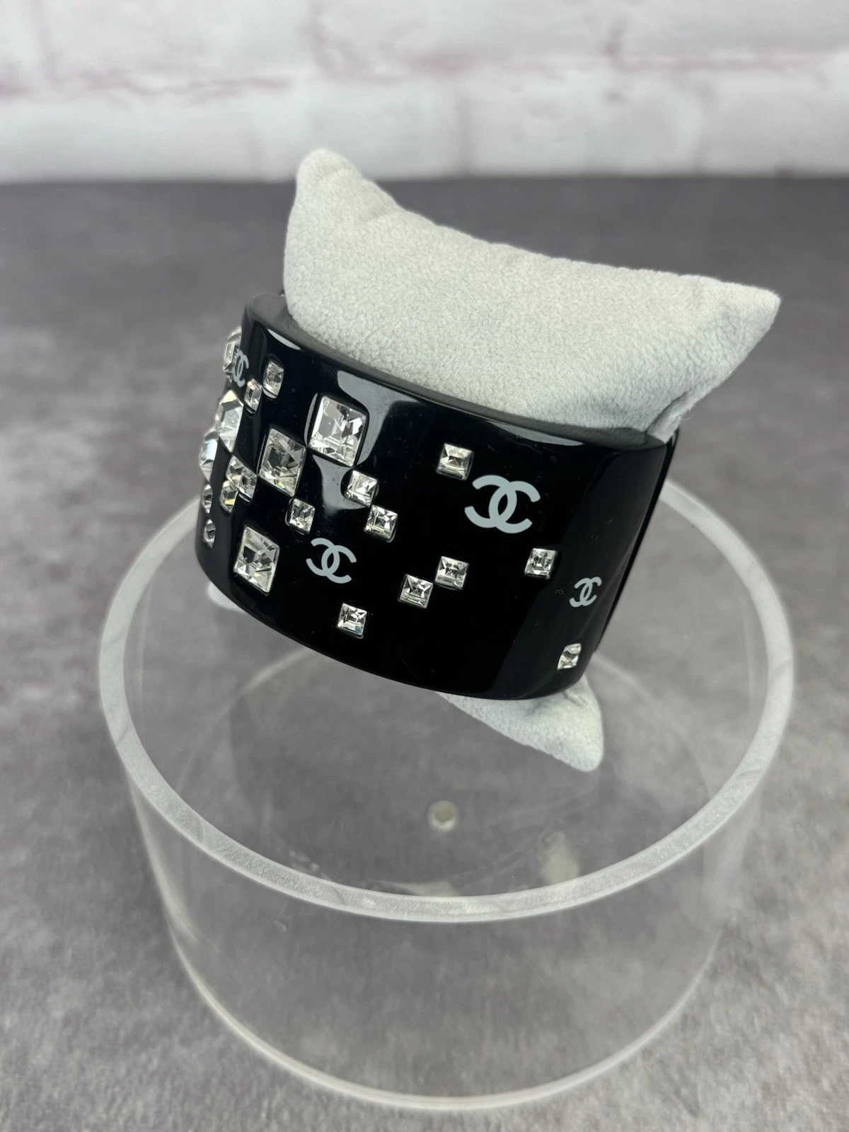 CHANEL Bracciale largo nero cristallizzato abbellimenti in cristallo