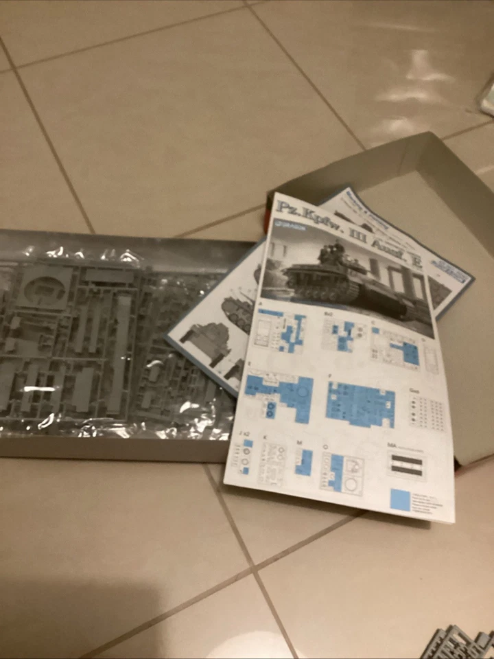 DRAGON 9040-Pz.Kpfw.III Australia.E-scala 1:35 - Immagine 4 di 4