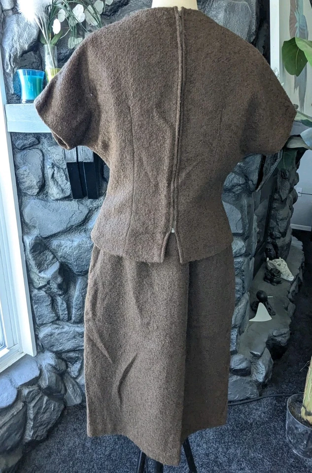 Juego de 2 piezas Falda Boucle Texturizada Marrón Oscuro Años 50 60 Top Secretaria Mod Talla Pequeña Foto 4 de 4