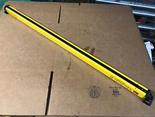 STI MS4332B-2 MINISAFE B MS4300B-2 SERIES 32'' Safety Light Curtain Transmitter