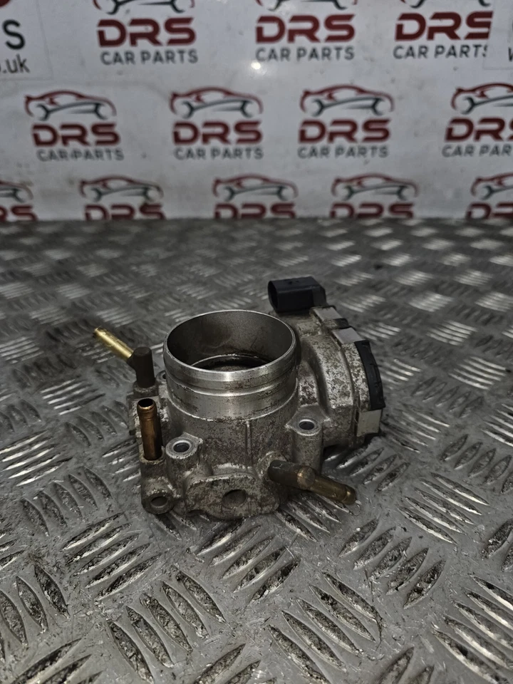 CUERPO ACELERADOR VW BEETLE CONVERTIBLE 2.0 GASOLINA (2001 - 2006)  Foto 3 de 4