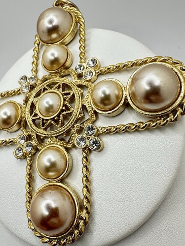 VTG Maltese Cross Gold Tone Faux Pearl Large Pendant Rhinestone Estate Unsigned - Picture 6 of 14