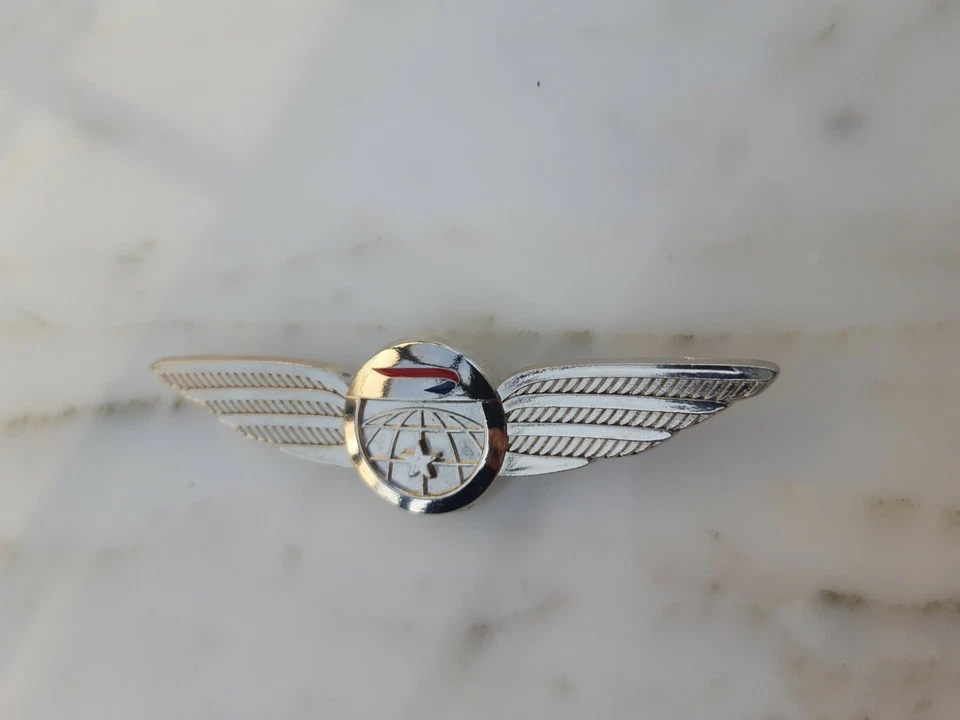 Broche PIN aviation Wings crew COMPAGNIE British Airways / Air Liberté Argenté - Photo 2/3