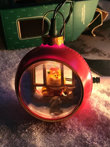 Hallmark Keepsake "Santa's Workshop" Magic Lighted Ornament 1984 MIB WORKS! - Picture 4 of 4