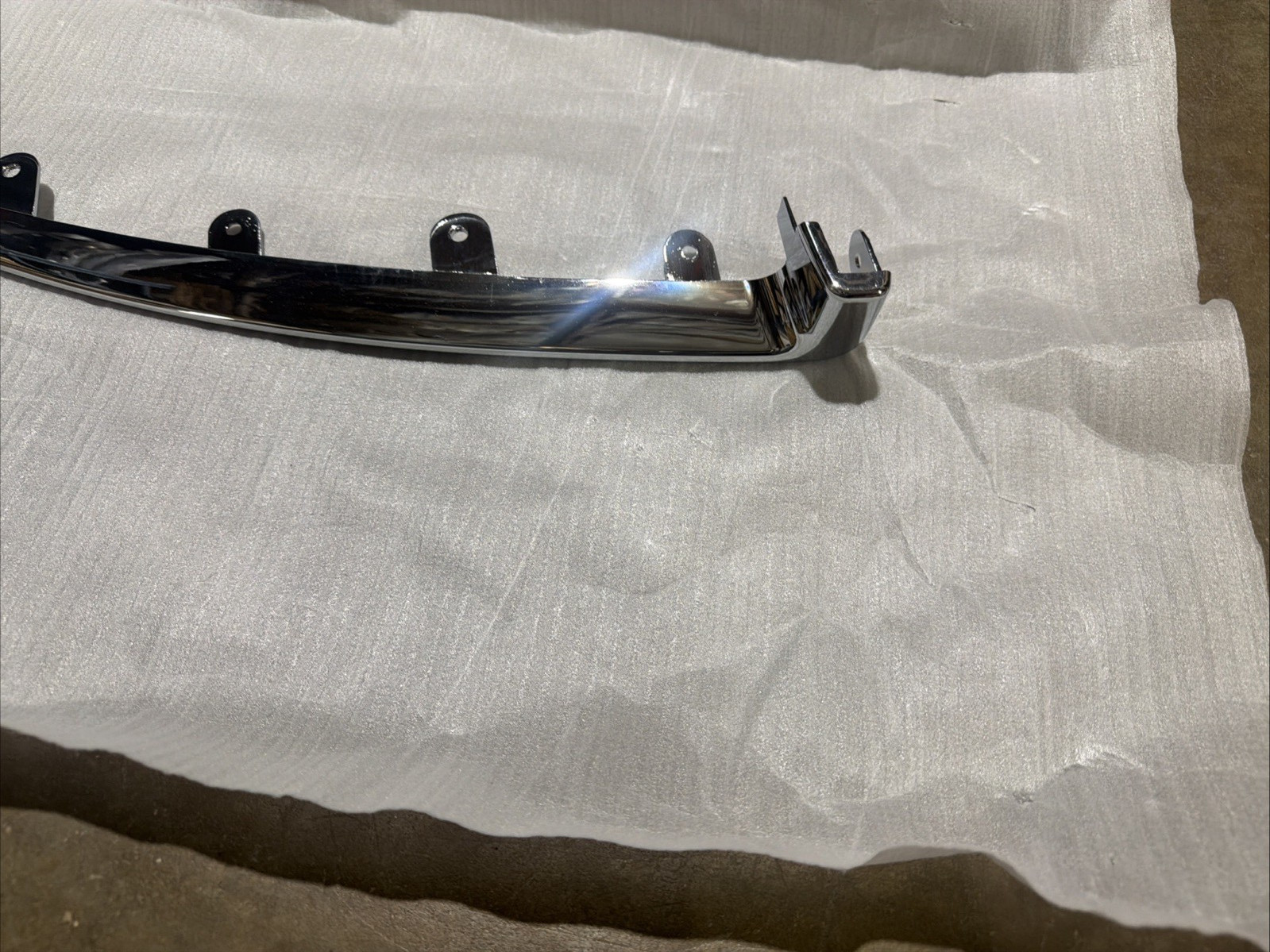 18-23 Rolls Royce Phantom Right Front Bumper Trim Molding Chrome Passenger Side