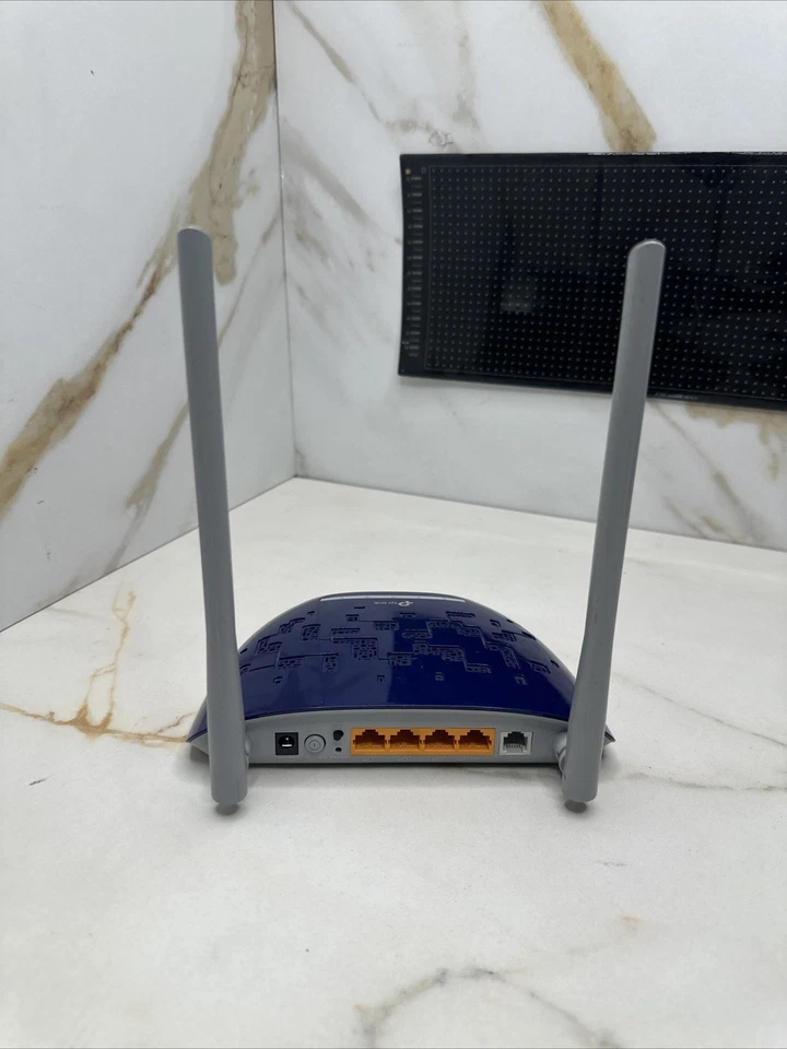 TP-LINK TD-W9970 300 Mbps 4 Port 100 MBPS VDSL/ADSL NBN Ready Wireless Router - image 2 of 4