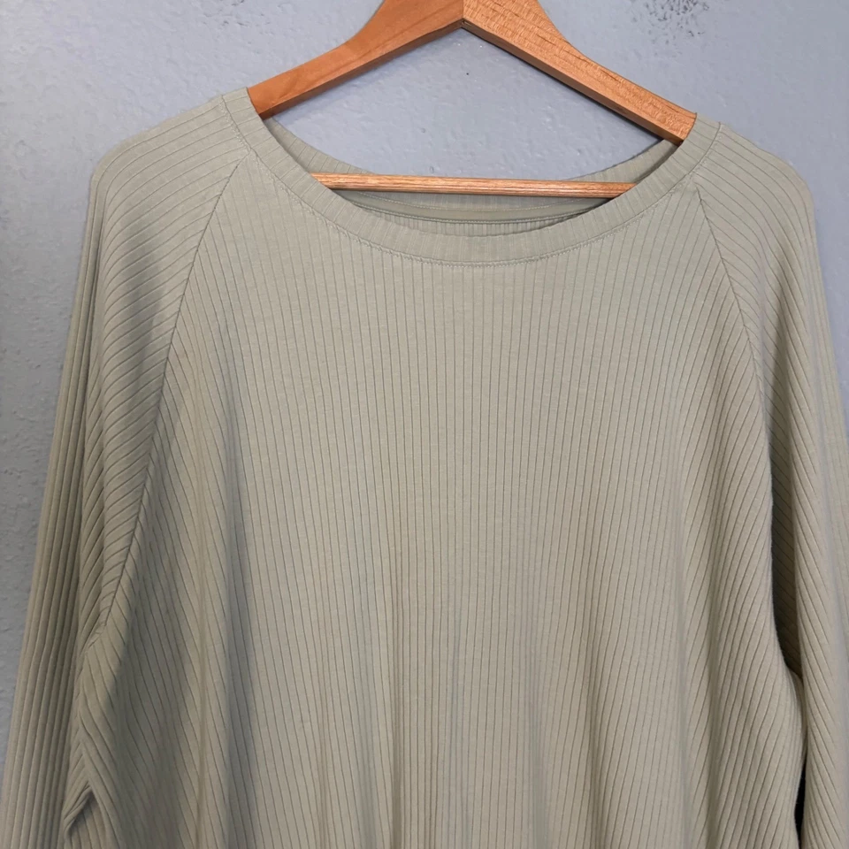 STORQ Maternity Ribbed Knit Long Sleeve Tunic Top Sage Green Size 6 - Image 2 of 4