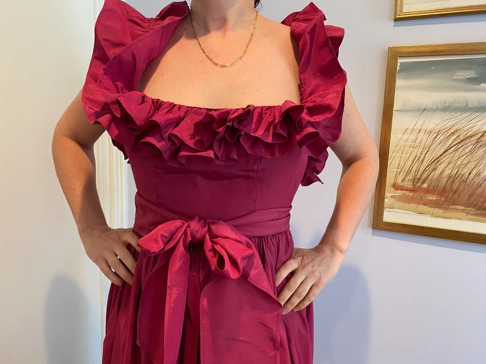 Vintage 80's dress, Gorgeous details, Perfect Holiday dress for parties! - Image 2 of 3