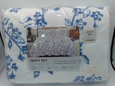 Great Bay Home Wesley Quilt GB90957 Blue Fading Floral Full / Queen