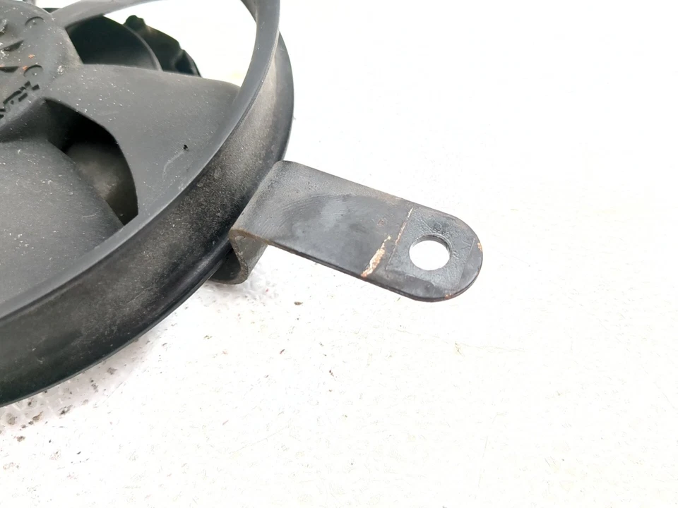 06-08 Ventilador de refrigeración del radiador Yamaha YZF-R6S YZF R6 Foto 3 de 4
