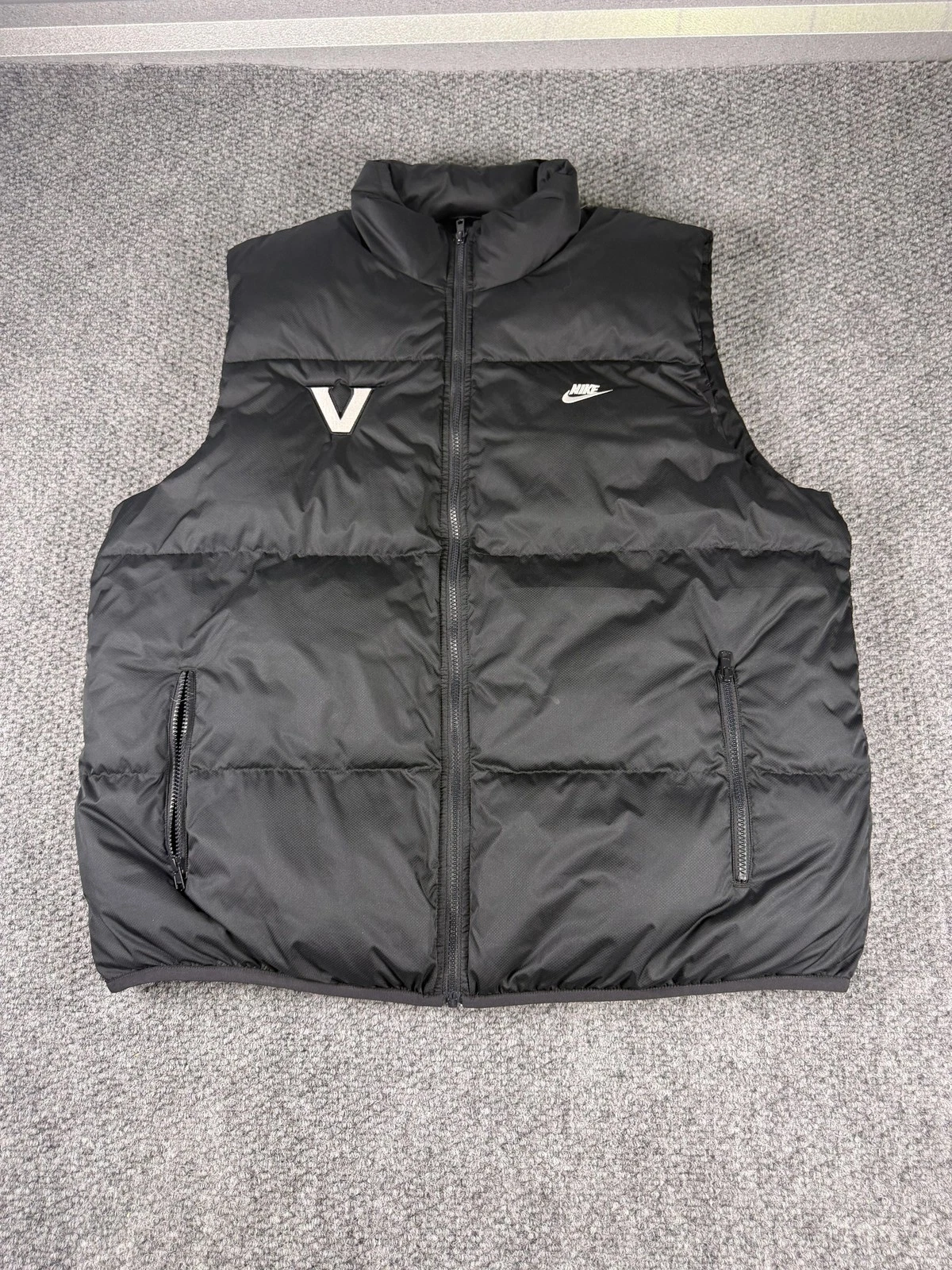 Nike Vest Mens XL Black Quilted Puffer Full Zip Packable Insulated Outdoor