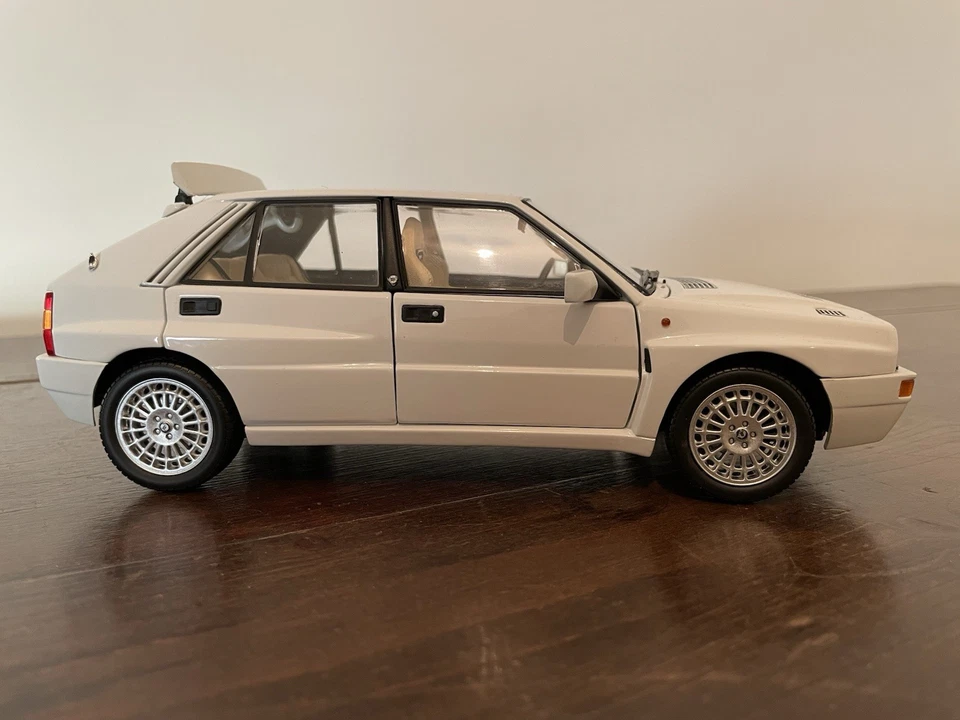 LANCIA DELTA HF Integrale Evo II Bianco del 1992 - 1/18 Kyosho art. 08343W - Immagine 4 di 4