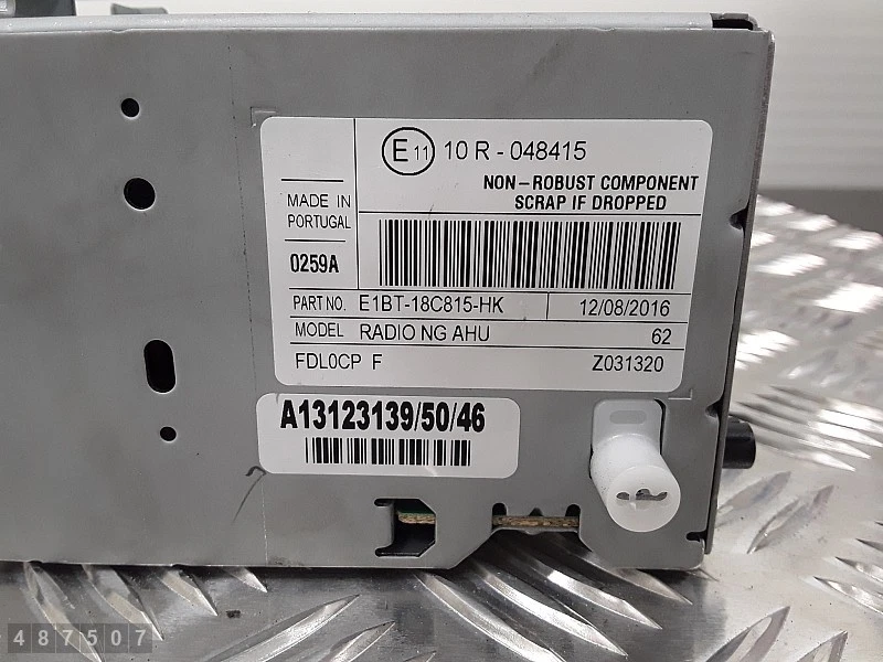 2016 FORD FIESTA AUTORADIO CD CODE FEHLT NAVI E1BT18C815HK - Bild 3 von 3