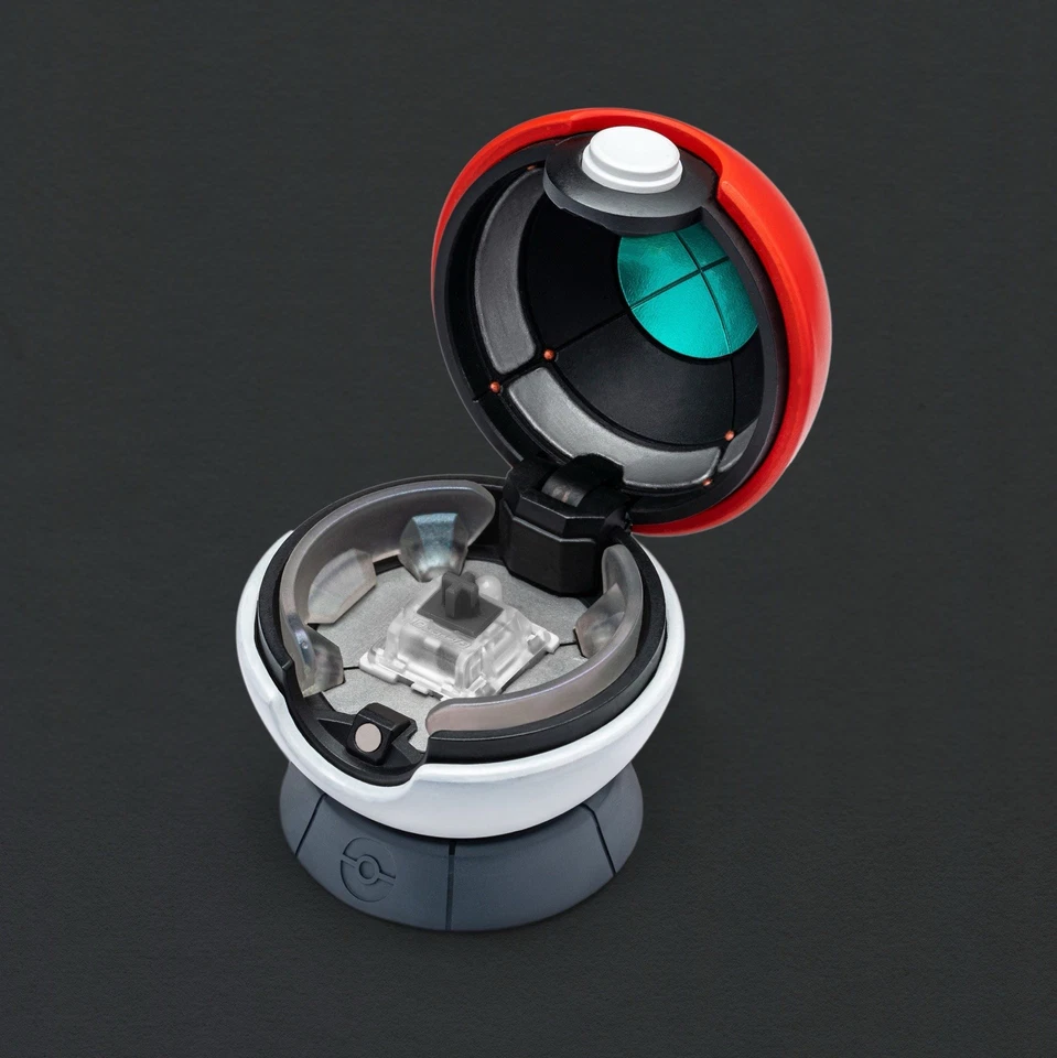 S-Craft Pokémon Light-Up Poke Ball Keycap Holder - Image 4 of 4