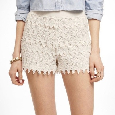 Express Cream Tiered Floral Lace Shorts Womens Large NWT Boho Summer Crochet
