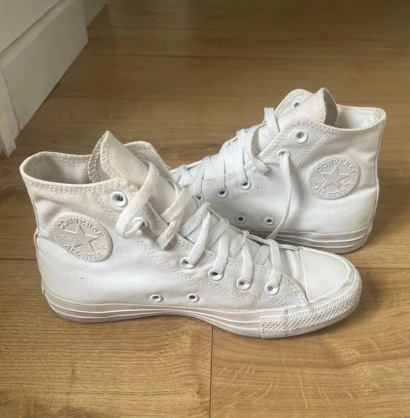 Scarpe da ginnastica alte Converse Chuck Taylor bianche taglia 6