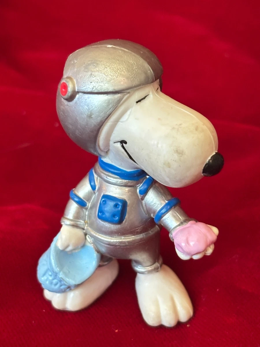 Snoopy Astronaut In Collectible Peanuts Figurines for sale | eBay