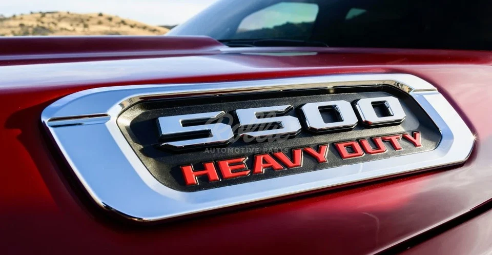 OEM 2019-2024 RAM 5500 emblemas de capó lateral izquierdo y derecho de alta resistencia cromo rojo Foto 4 de 4