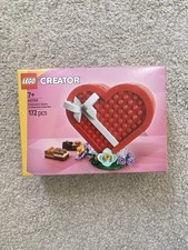 LEGO Creator 40759 Festtagsserie: Valentinstag Herz, Pralinenschachtel