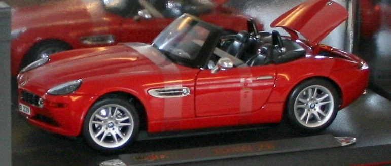 MAISTO 1/18 36896 BMW Z8 RED - Image 2 of 4