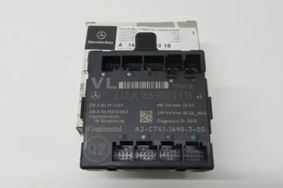 Mercedes-Benz GLA X156 Front Left Door Control Unit A1669000318 
