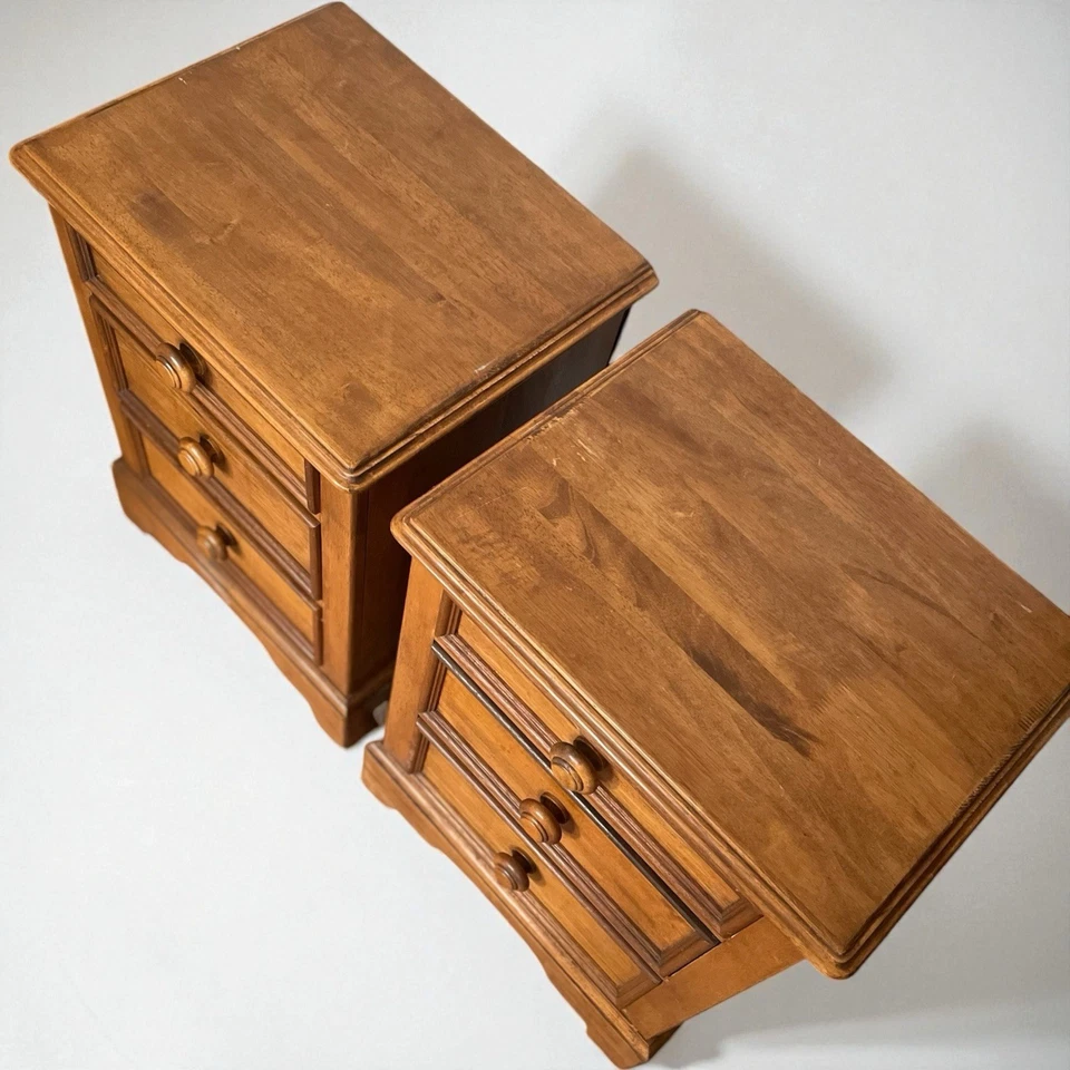 Willis And Gambier Pair Of 3 drawer Bedside Cabinets Solid Hevea Wood vintage pr - Image 4 of 4
