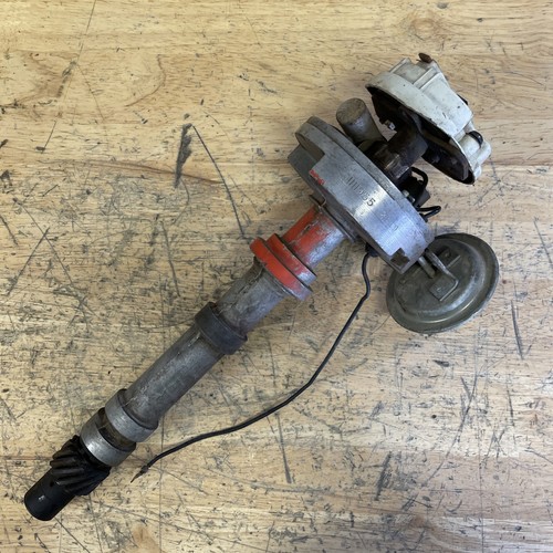 GMC/Chevrolet V8 Distributor 1969-1974 W/Vacuum Advance 1111955