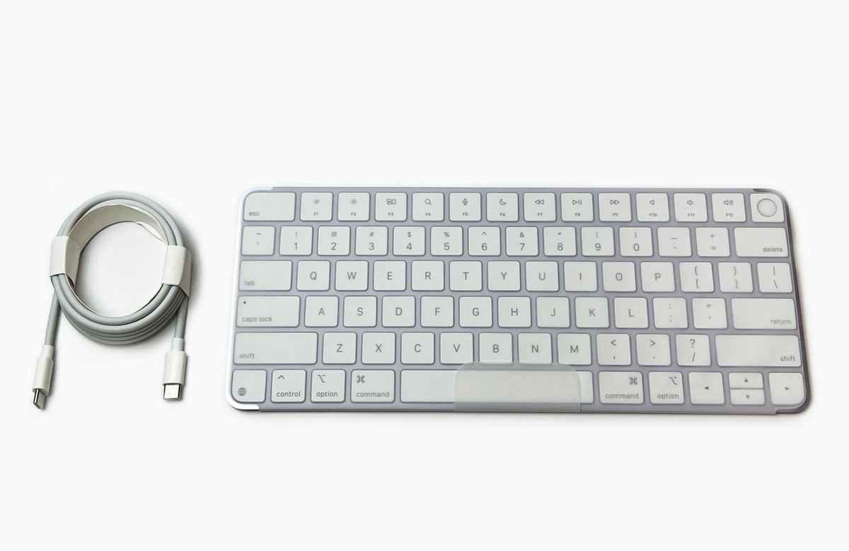New Apple Magic Keyboard with Touch ID for Mac w/Apple Silicon