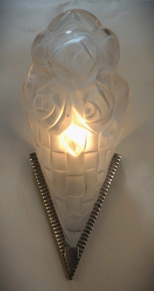 Par de apliques de pared franceses Art Deco de Degue años 30 Francia Foto 4 de 4