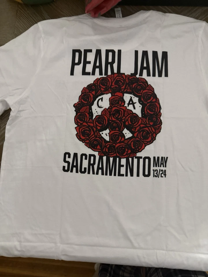PEARL JAM Sacramento Concert MAY 13 2024 Show White T Shirt - Large - Image 2 of 2